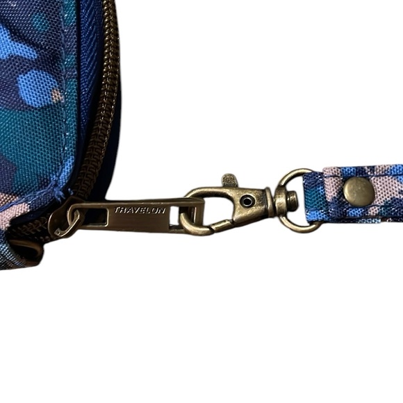 Travelon Blue Pattern Wristlet Wallet - Picture 3 of 9